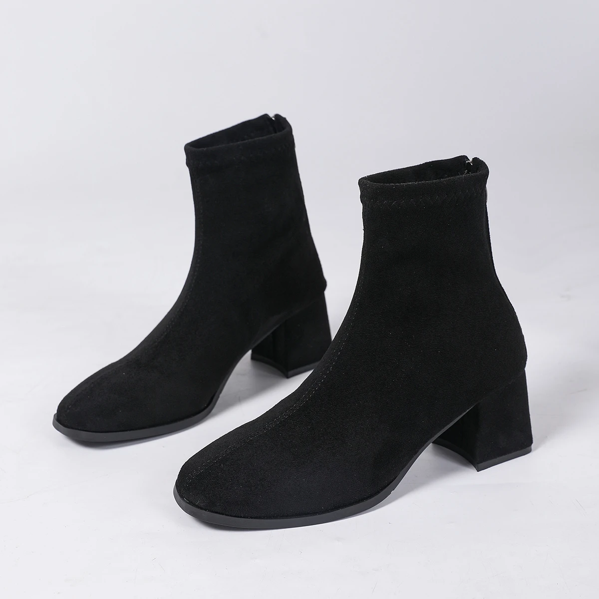 Round-toe suede thick-soled leopard print short boots - Women's 2025 autumn-winter retro large size back zipper nude boots - Image 4