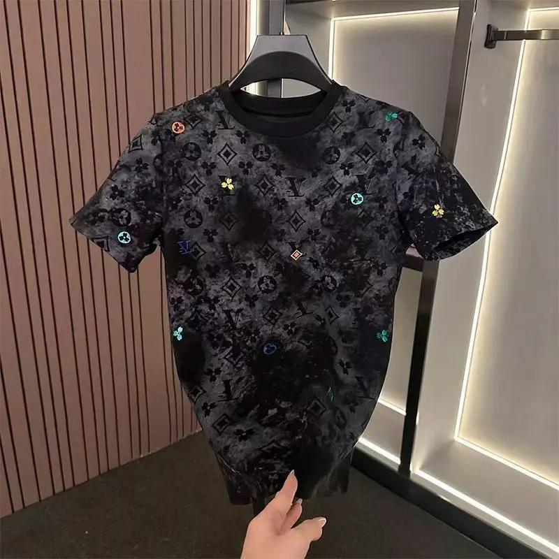 

Весенняя новая модная повседневная универсальная классическая трендовая футболка с круглым вырезом и половиной рукава, новогодняя красивая футболка в иностранном стиле