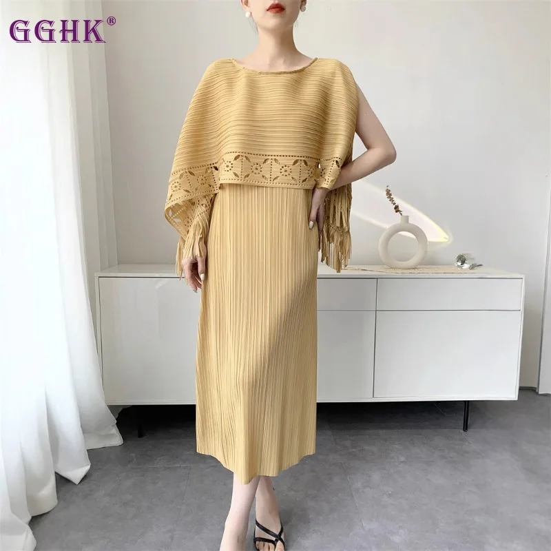 

GGHK 2025 Летнее Новое Женское Платье Однотонное Ретро с Вырезами и Бахромой, Свободного Кроя, Больших Размеров, Модное Повседневное Женское Платье