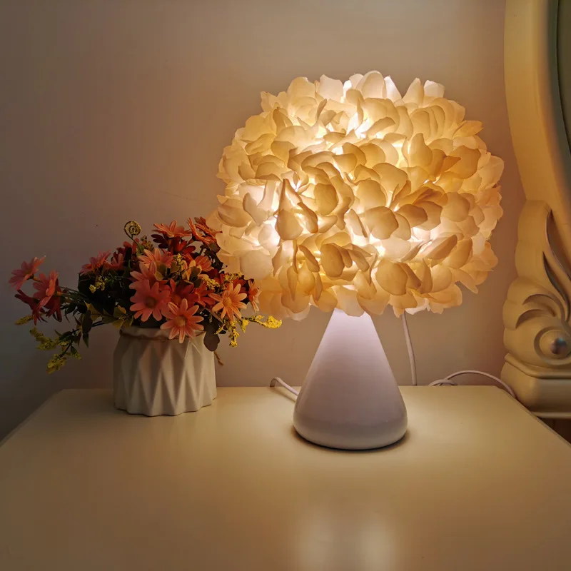 

Nice Simulation Flower Table Lamp Romantic Bedroom Ornament Lamp Valentine's Day Gift Wedding Decoration