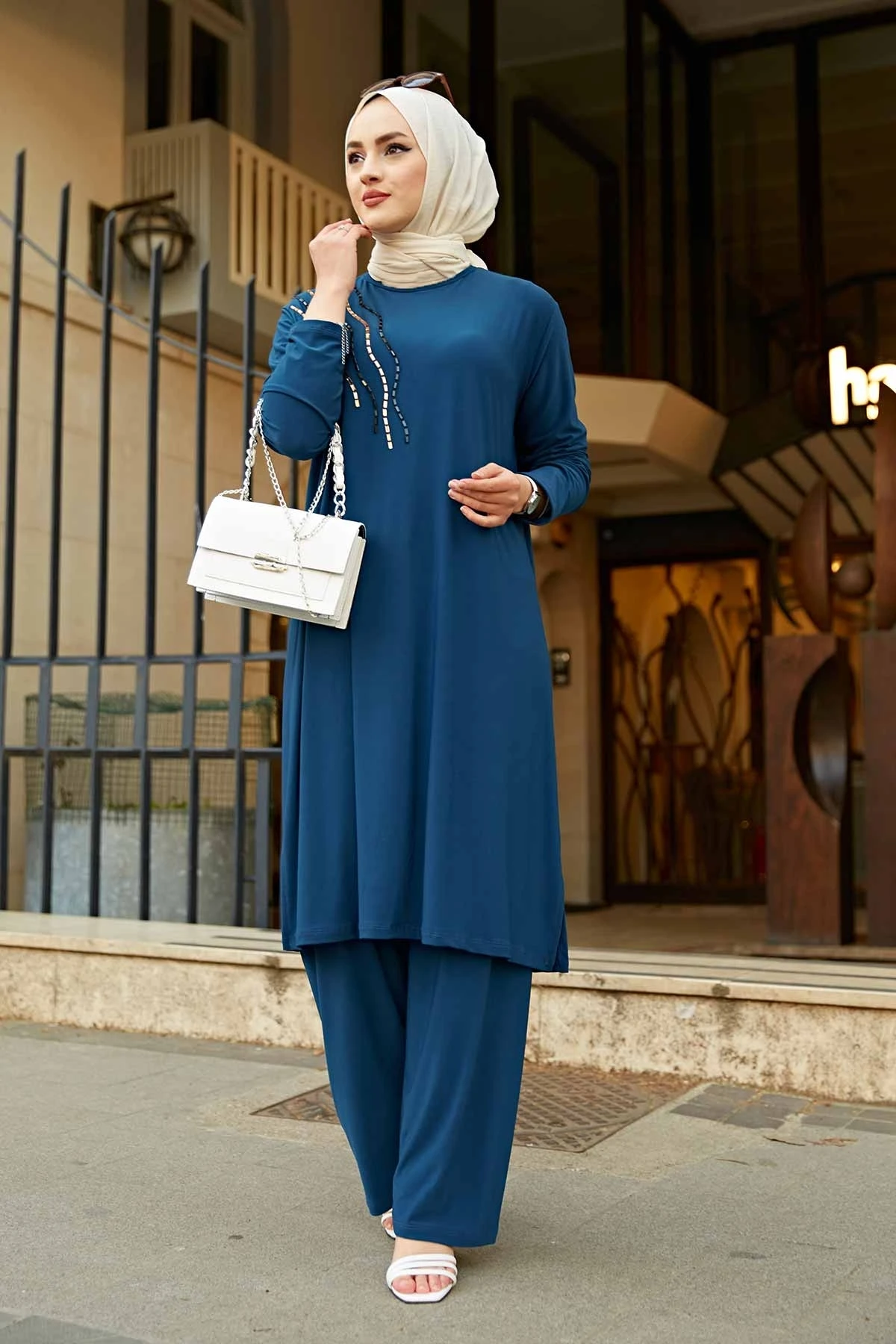 

Fronting Stone Dual Suit E-Indigo Winter Autumn 2021 Muslim Women Hijab headscarf islamic Turkey