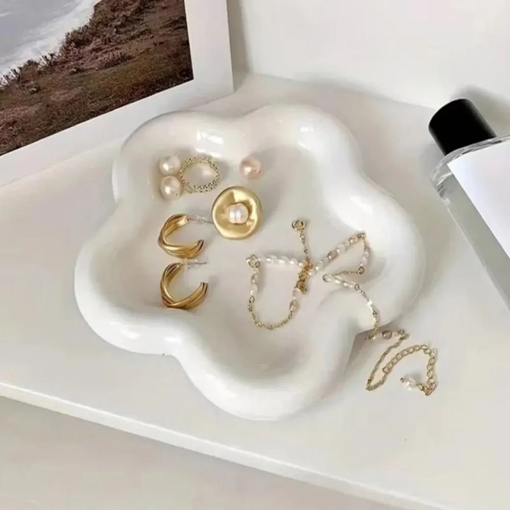 

Creative Resin Jewelry Tray Flower Shaped Multi-functional Jewelry Display Plate Storage Plate Home Decor