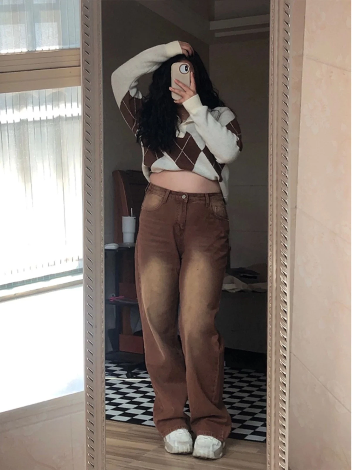 

Джинсы прямого кроя очень большого размера, коричневые, из денима, свободные, с широкими штанинами, для полных женщин, скрывающие недостатки фигуры, стройнящие.