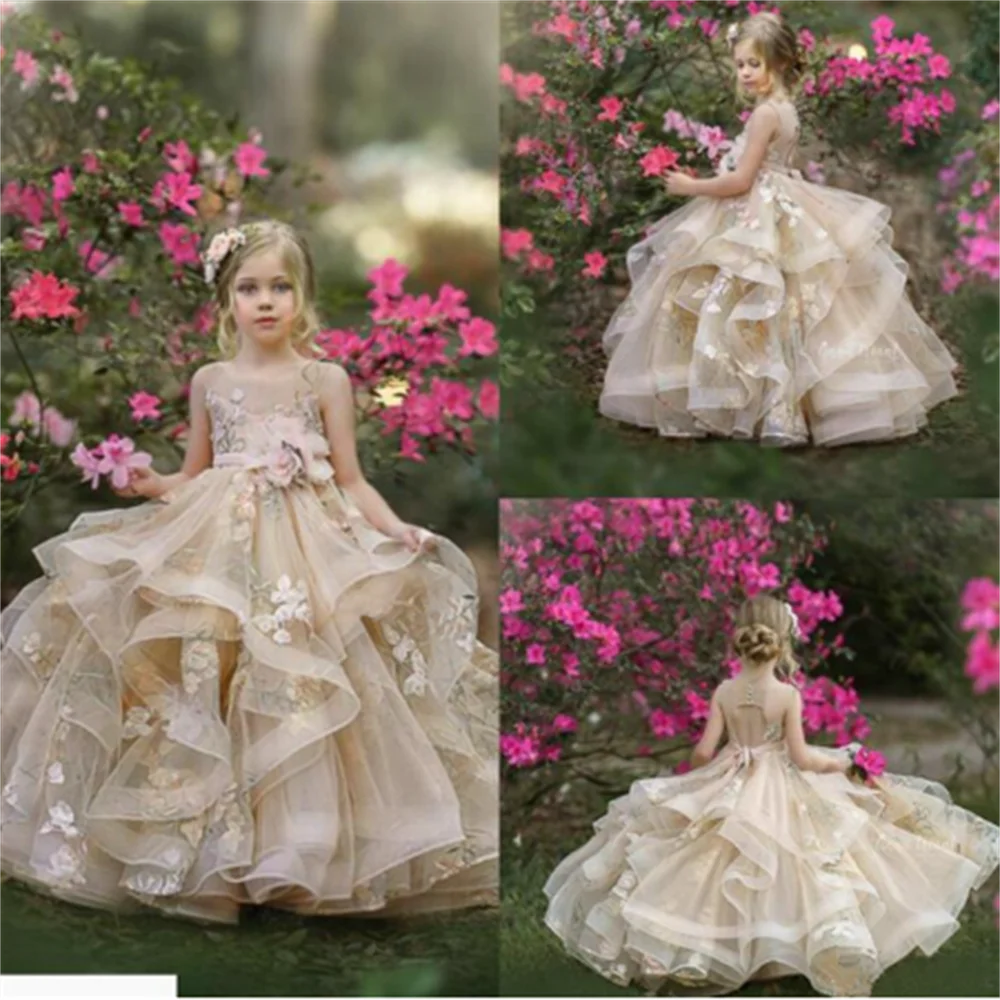 Elegante abito da ragazza di fiori bianchi per la festa di nozze abiti da battesimo con collo alto Tulle Appliques a maniche lunghe abito da comunione per bambini