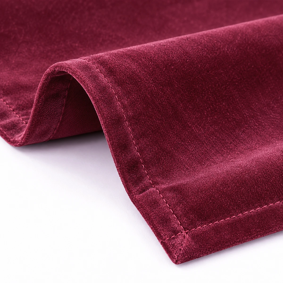 Christmas Velvet Table Runner Dutch Velvet 240GSM Soft Solid Color Table Decoration for Xmas Holiday Dinner Party & Winter Decor
