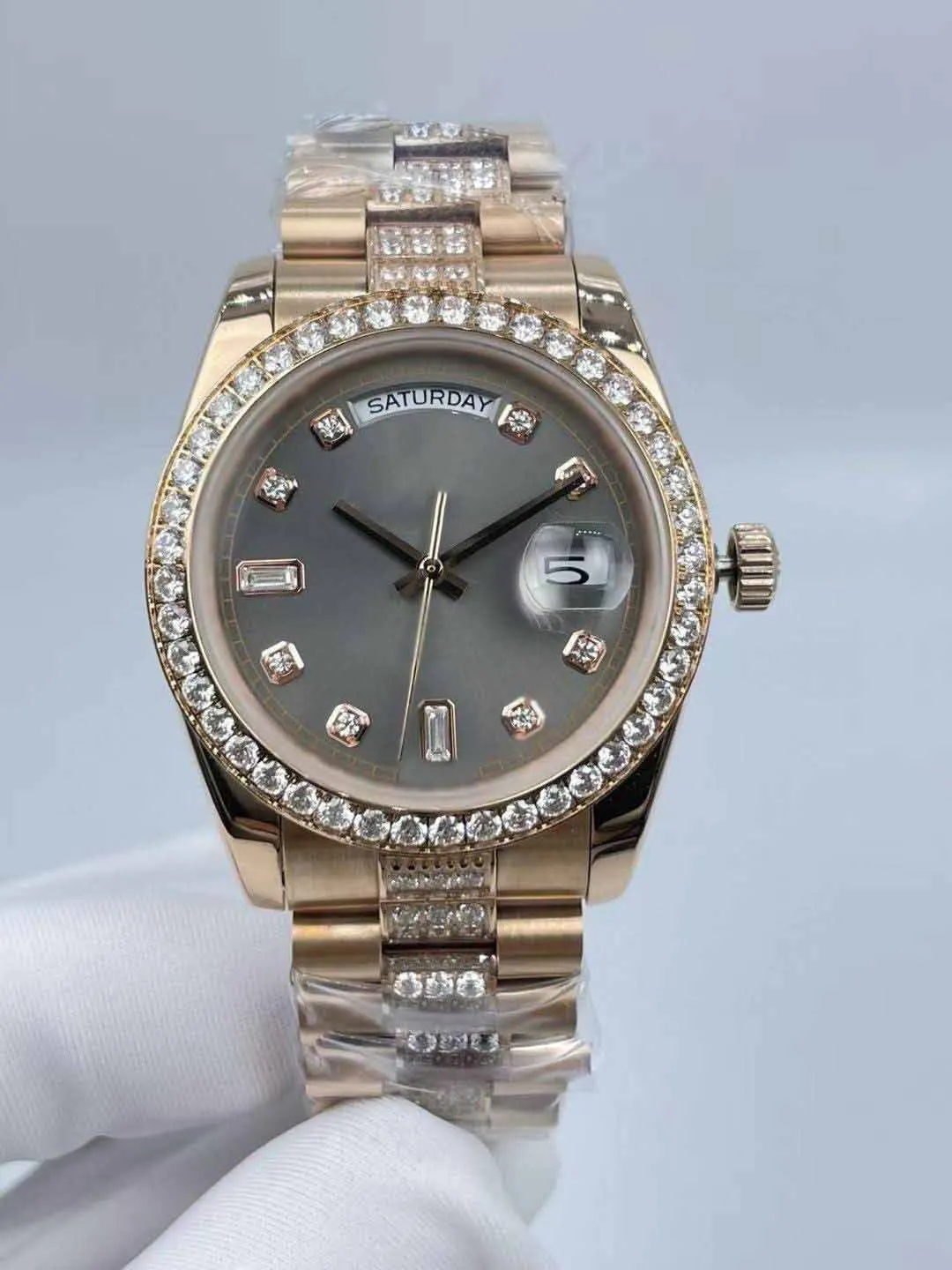 Exquisite Fashion Waterproof Watch for Women - 36mm, Diamond Pit Pattern, Calendar Window, Steel Band