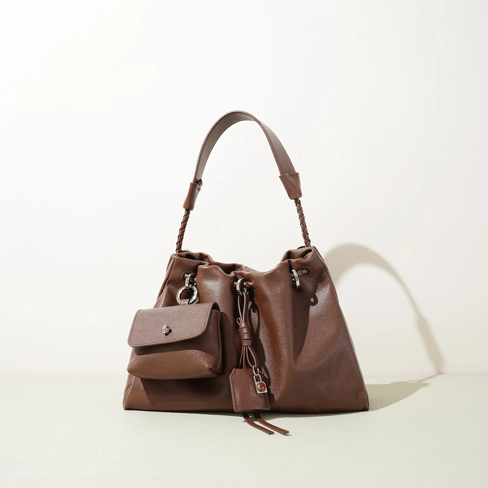 Original Retro Style Messenger Bag For Women As A Fashionable Crossbody And Practical Shopper Including Diaper Bag Use
