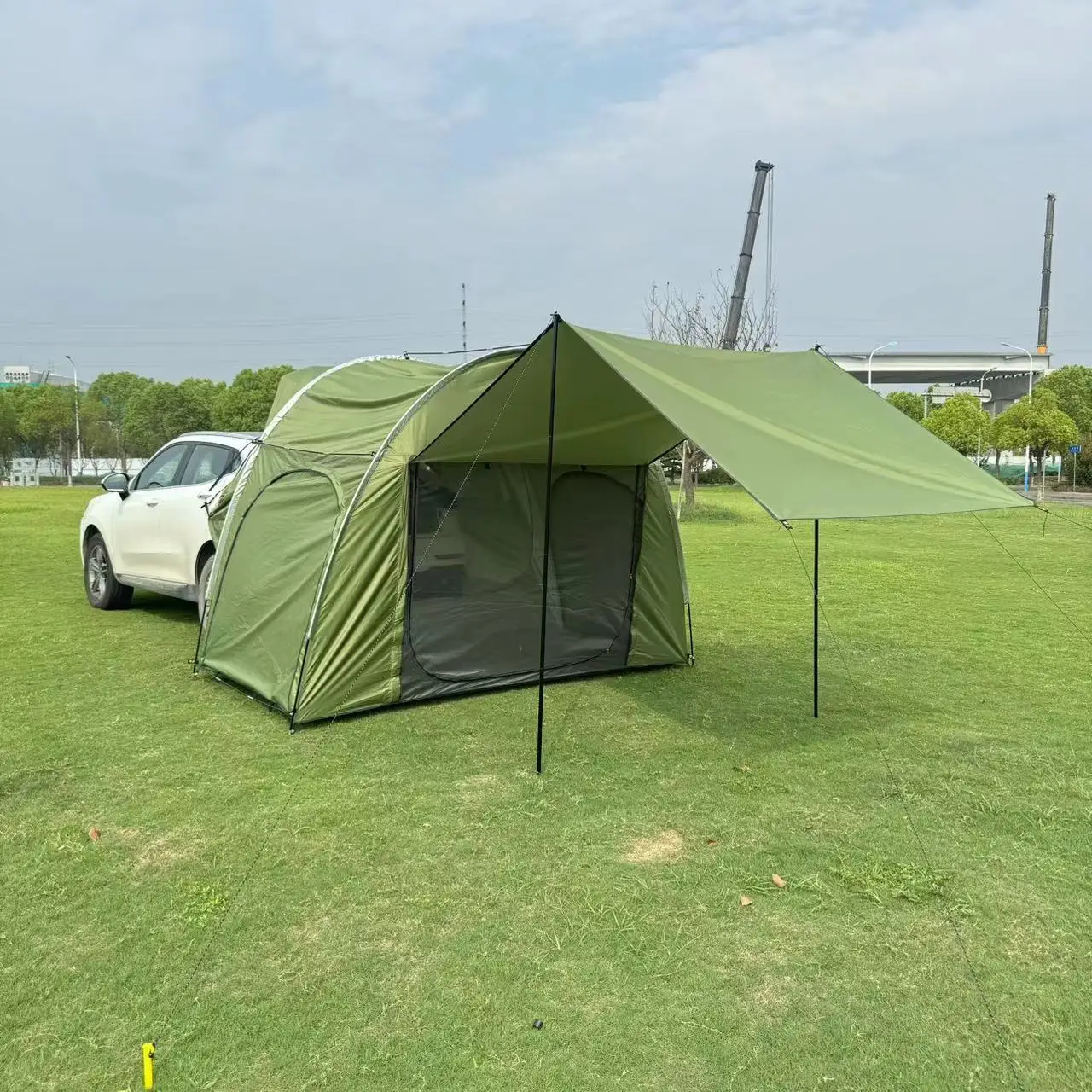 ترقية التخييم في الهواء الطلق مع مظلة تمديد شبكية للقاعة الأمامية خيمة SUV الخلفية للسيارة الخلفية المدمجة