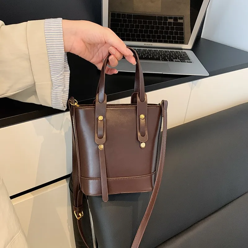 

2025 New Glossy Leather Hobo Bag for Women, Vintage Solid Color Crossbody, Textured Shoulder Purse, Sophisticated & Versatile​