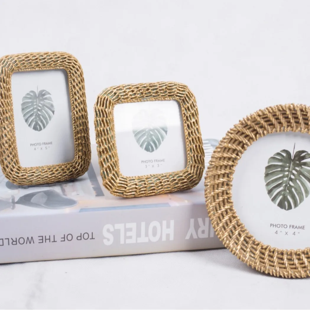 Korean version of simple round creative resin photo frame simple and old table student desktop ornament
