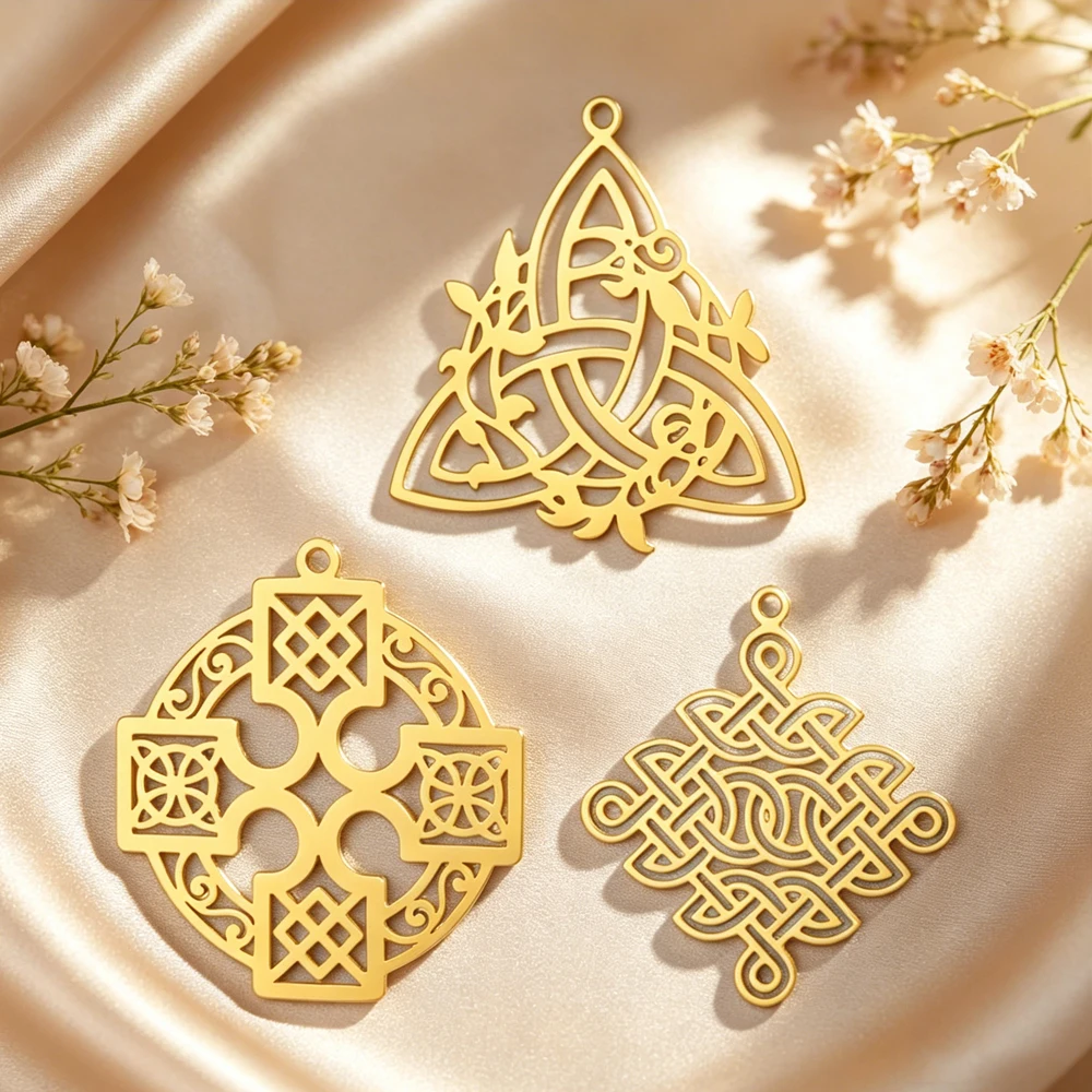 Colgante de nudo infinito de Dawapara Celtics para la fabricación de joyas Triquetra Trinity Knot Calice Well Irish accesorios de acero inoxidable