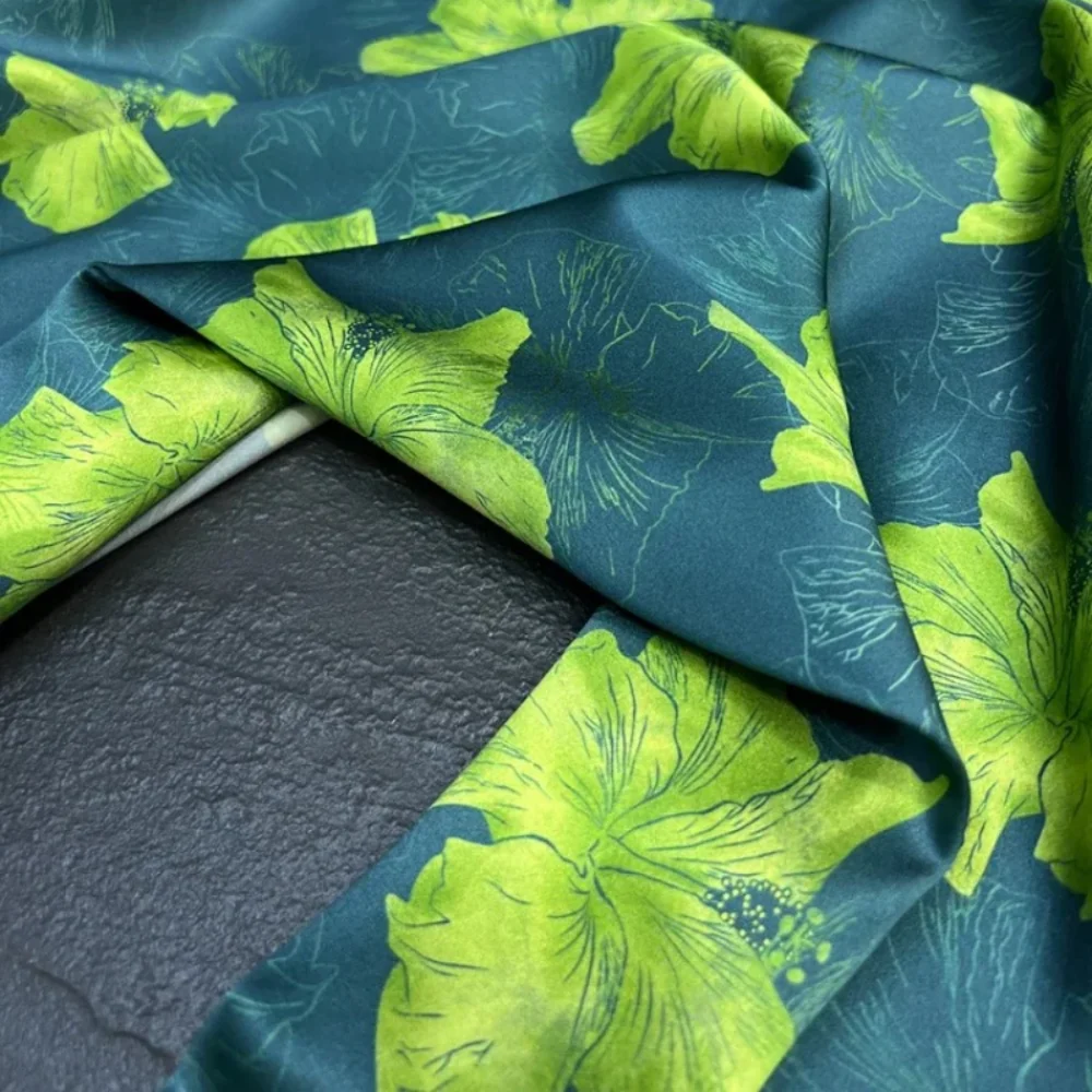 

Шелковая эластичная атласная ткань с принтом зеленой лилии, окрашенная своими руками, летнее платье Cheongsam, облегающий дизайн, оптовая продажа ткани по метрам