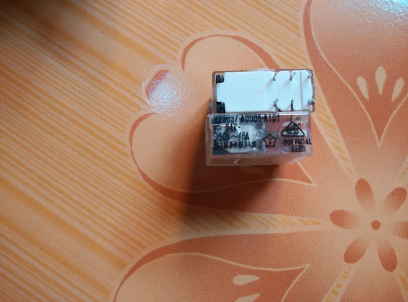 

V23037-A0005-A101 24V 10PCS