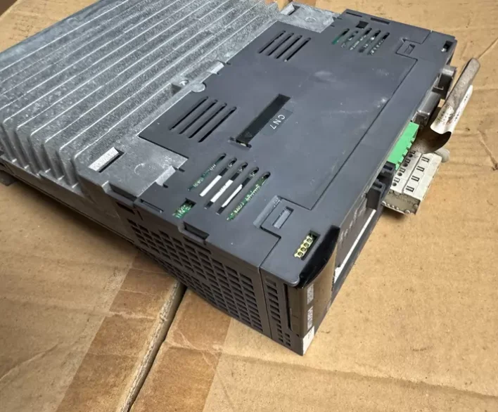 High Brand NEW 100% Quality MDS-D2-V2-8080 MDS-D-SVJ3-03 MR-J3-15KB4 Year Warranty