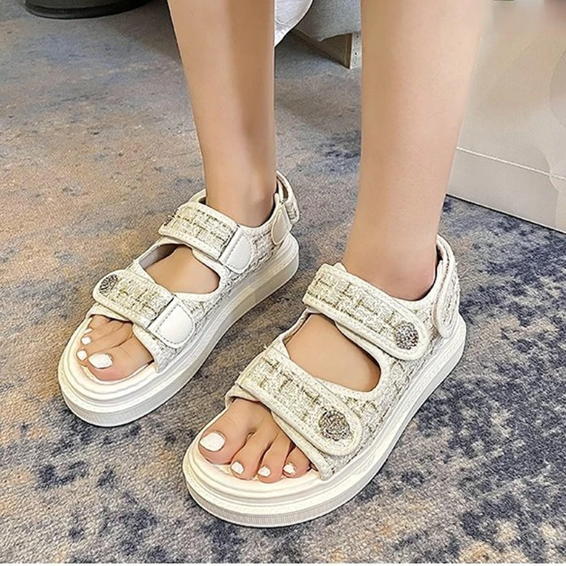 2023 Hot Sale Women Sandals Summer New Flat British Wind Embroidery Thick-soled Casual Roman Designer Shoes Platform Sandals