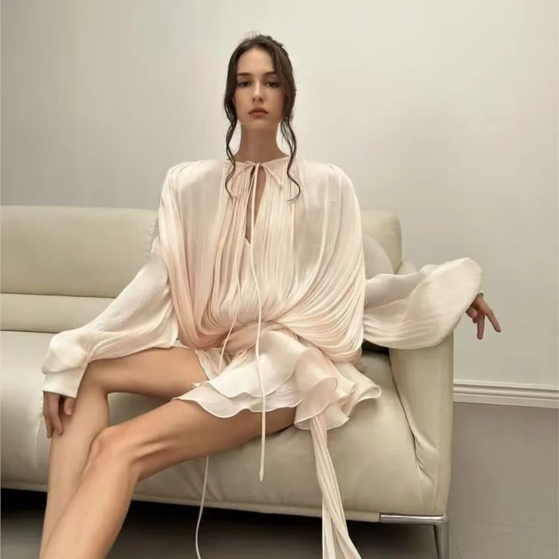 فستان قصير أنيق بأكمام طويلة منتفخة للنساء جديد أنيق برقبة على شكل حرف v وخصر عالٍ فساتين الحفلات المسائية للسيدات لقضاء العطلات