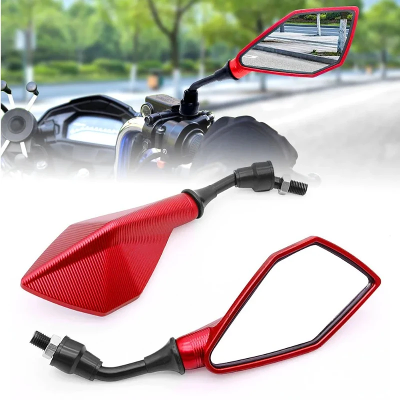 

Two starting shots, the motorcycle rearview mirror is clear and soft