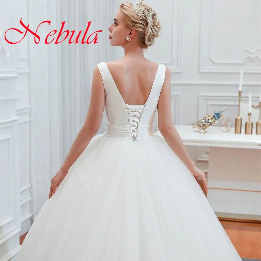 カスタマイズされた白いサテンチュールVネックシンプルなウェディングドレススパゲッティストラップレースアップバックブライダルパーティーベスティドデノビアモダン