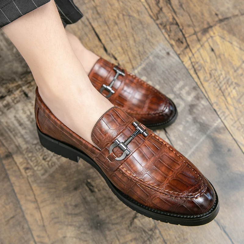 

European station fashion brand bean shoes leather men's shoes slip-on lazy casual shoes classic plaid small leather shoes