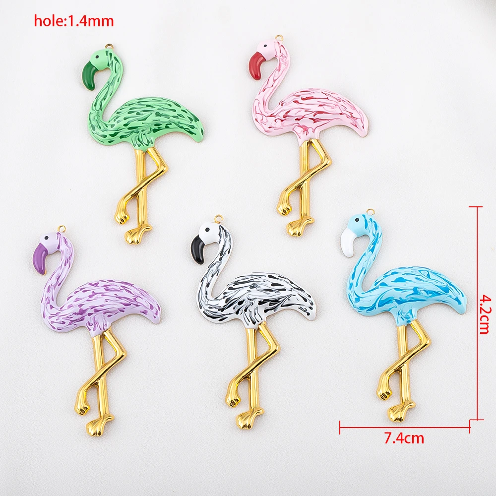 2 Buah Liontin Flamingo Enamel Baja Tahan Karat Berbagai Warna untuk Pembuatan Perhiasan DIY Kalung Anting Aksesoris Kerajinan