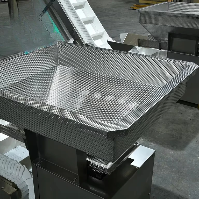 New steel corrugated rubber inclined small bucket lift conveyor belt core