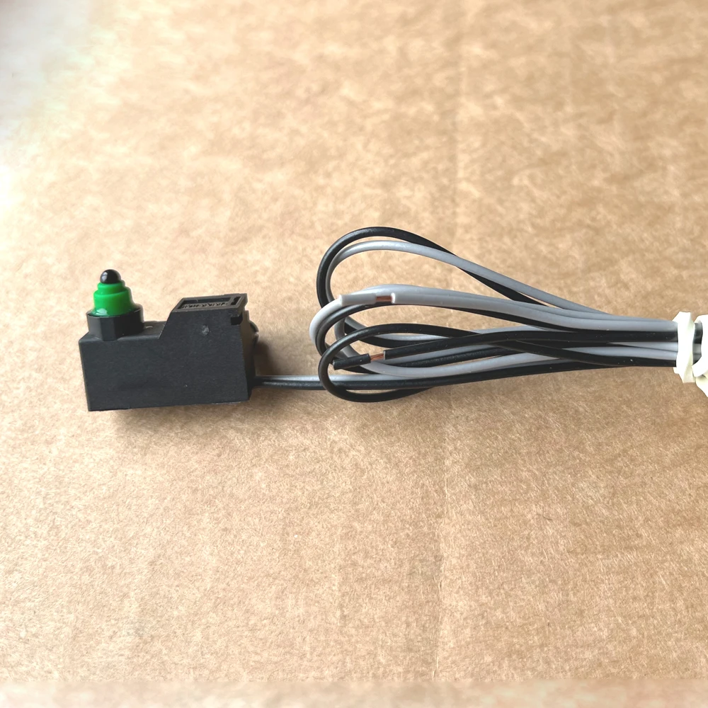 Microinterruptor à Prova d'Água Série G305 Normalmente Fechado com 2 Fios NC para Automotivo G305-130F00B34D-FL550