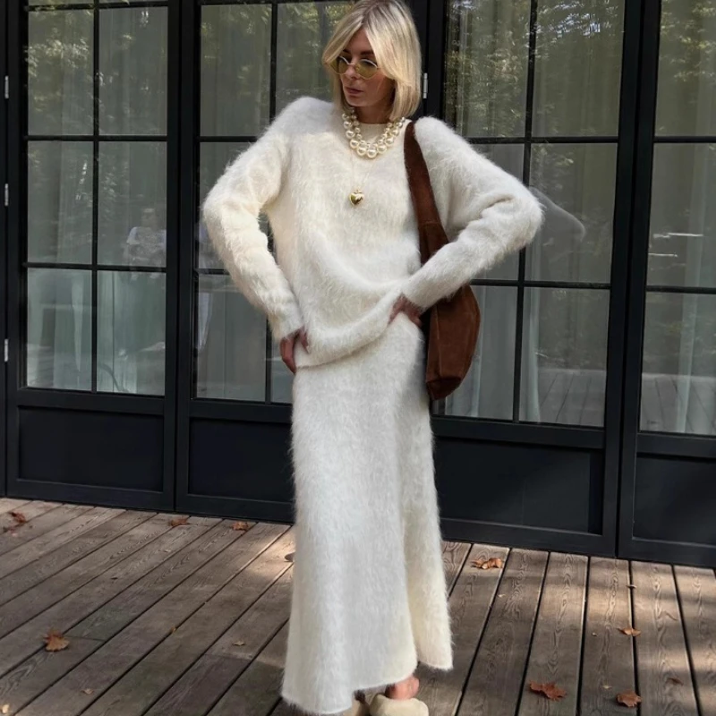 

TARUXY Knitted O-Neck Sweater Set Women's Solid Long Sleeved Sweater Slim High Waist Skirt 2Suits Autumn Winter Lady Clothing