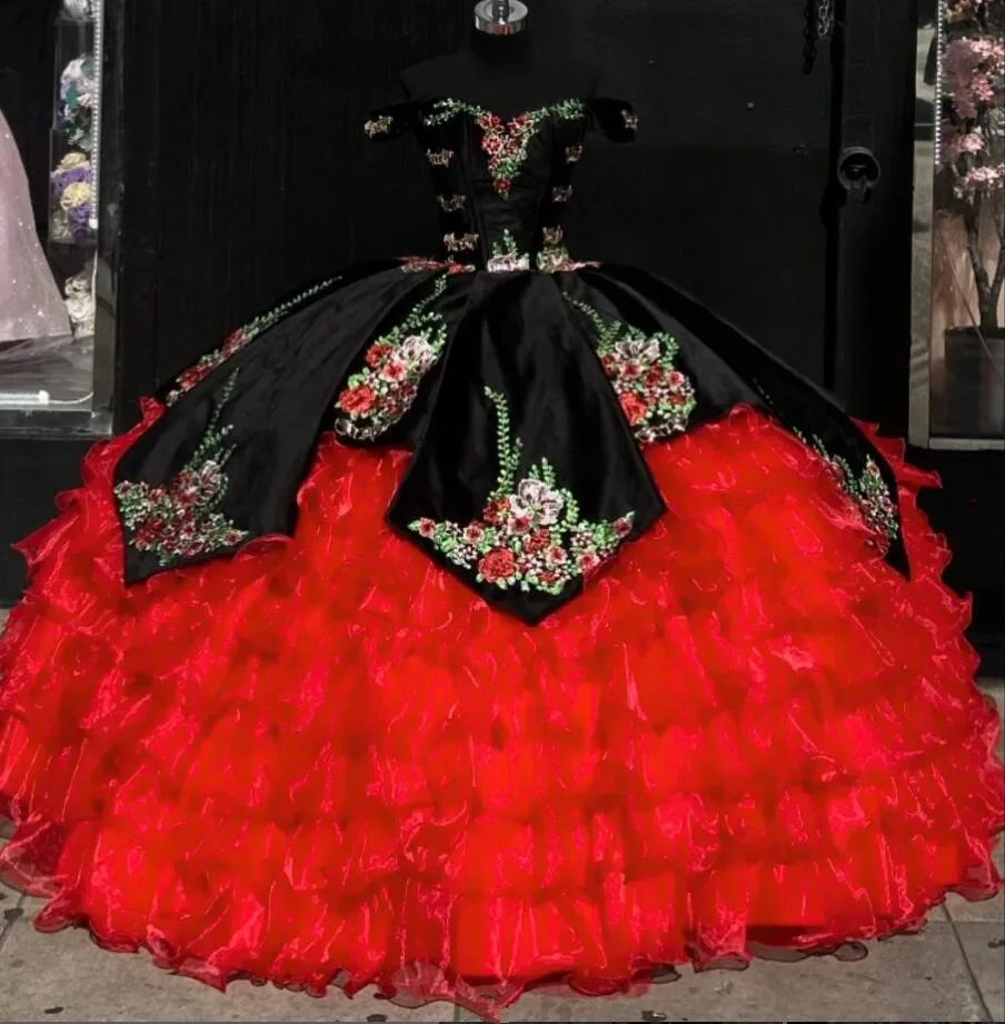 Exquisite Kontrast farbe rot schwarz Prinzessin Quince anera Kleider Stickerei Blumen Korsett Rüschen von der Schulter Vestidos de 15ava