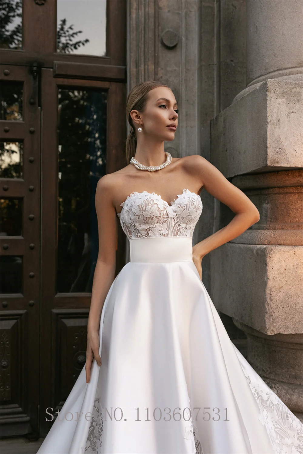 Beautiful Sweetheart Collar Satin Lace Wedding Dress for Women Sleeveless A-line Court Wedding Bridal Gown vestido de noiva