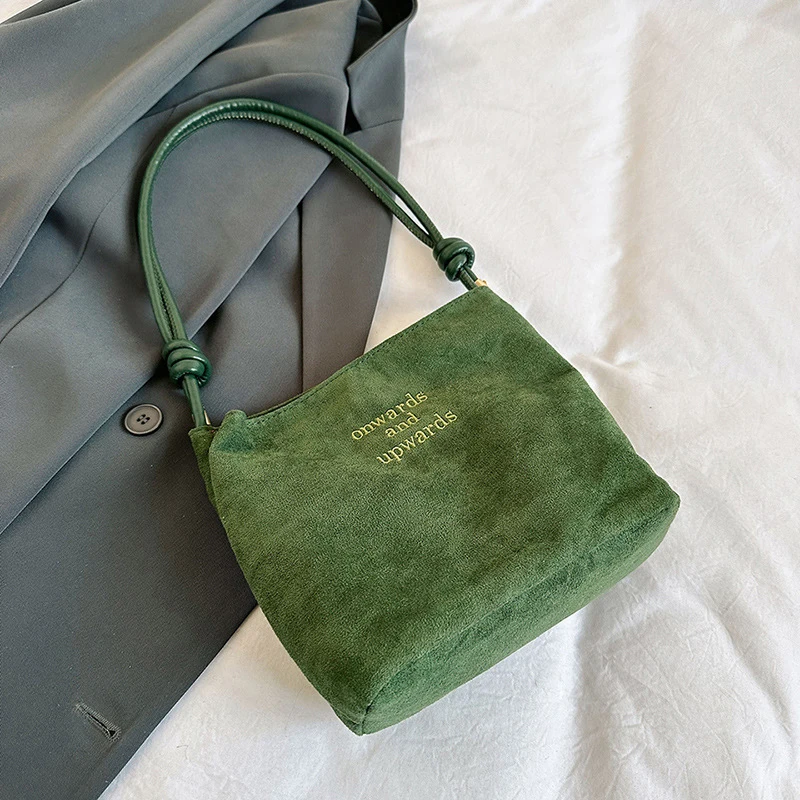 Damen-Handtasche aus Wildleder mit großer Kapazität und Buchstabenmuster, magnetische Schnalle, Samt, PU-Unterarmtasche im Retro-koreanischen Stil – Detail 27