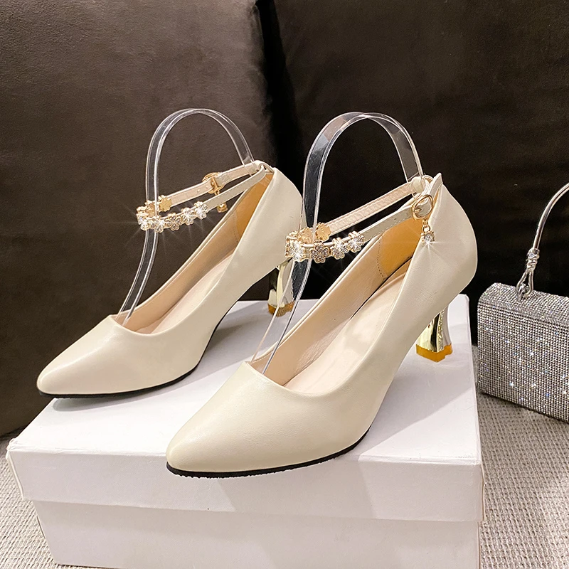 حذاء نسائي بكعب عالٍ لموسم الربيع والخريف بكعب سميك مريح حذاء نسائي أنيق بكعب عالٍ بإبزيم لطيف