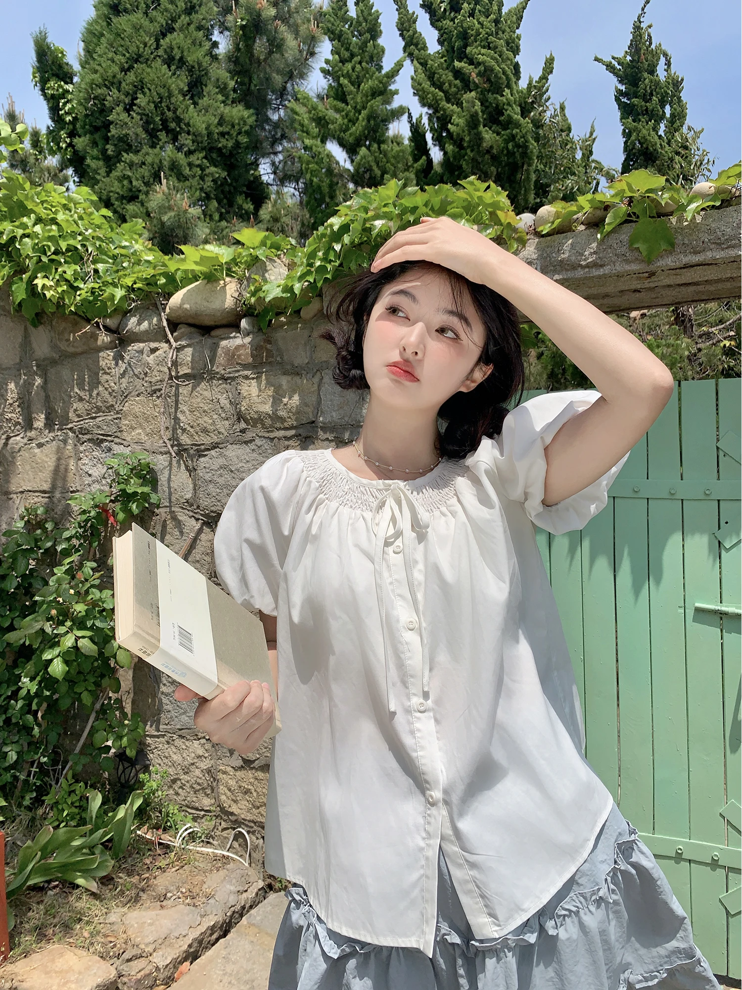 

Vanwenwen Snow Mousse Sweet Bowtie Loose Doll Shirt Women Spring White Short Sleeve round Neck Top Bellsleeve Thin Regular Le...