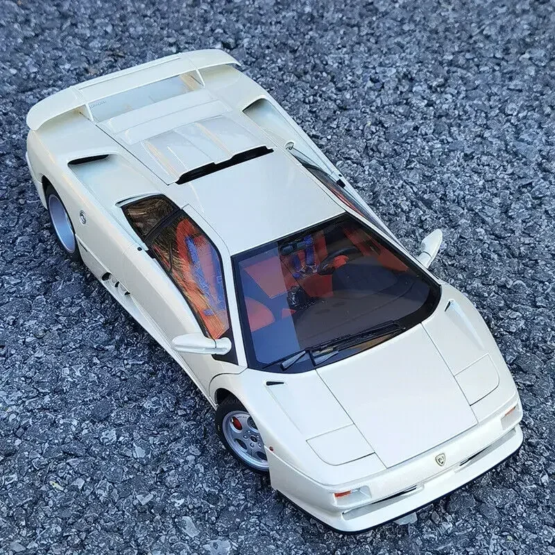 AUTOart 1/18 For Lamborghini Diablo SE30 Jota Metal Diecast Car Model Gift Pearl White Toys Hobby Collection Ornaments Display