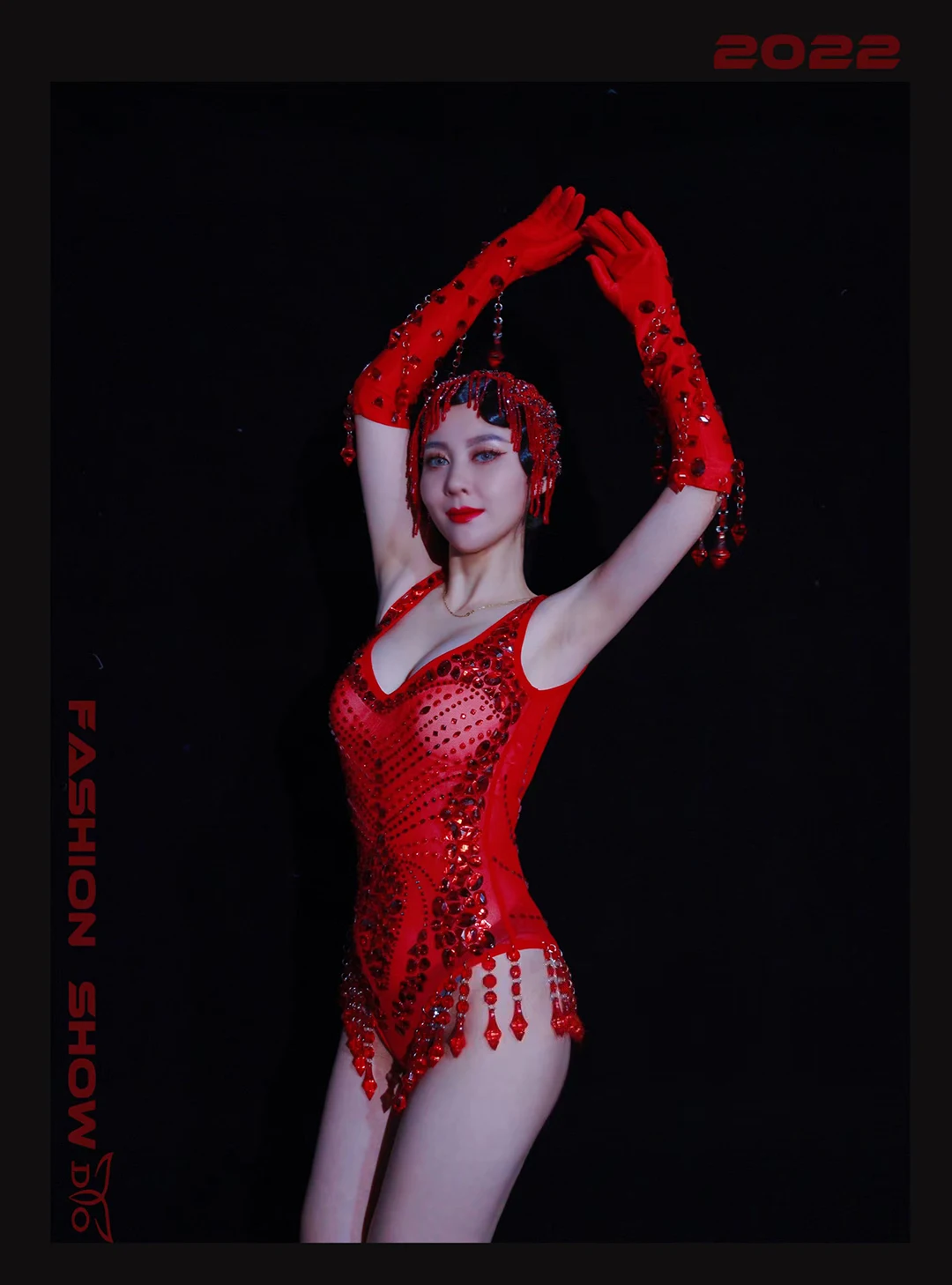 2025 Rode Strass Jumpsuit Pole Dance Kostuum Hoofddeksels Danser Zanger Stadiumkostuum Nachtclub Bar Party Carnaval Kleding yj423