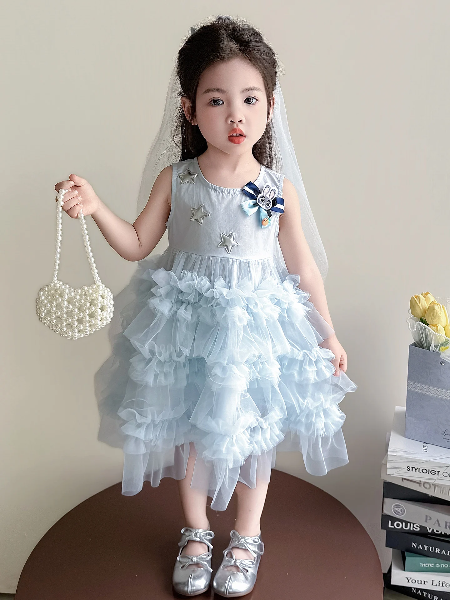 Vestido de Verão para Meninas 2026 Novo Estilo Moda Infantil Sem Mangas Saia Princesa de Malha Fina Respirável em Algodão Macio
