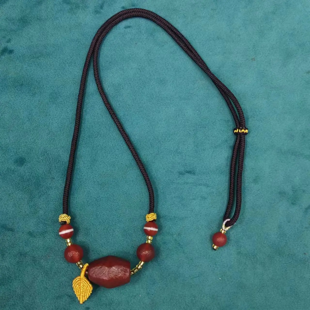 

10pcs/lot natural red agate necklace First-line pharmacists round bead Golden foliage Handmade exquisite Women's jewelry gift