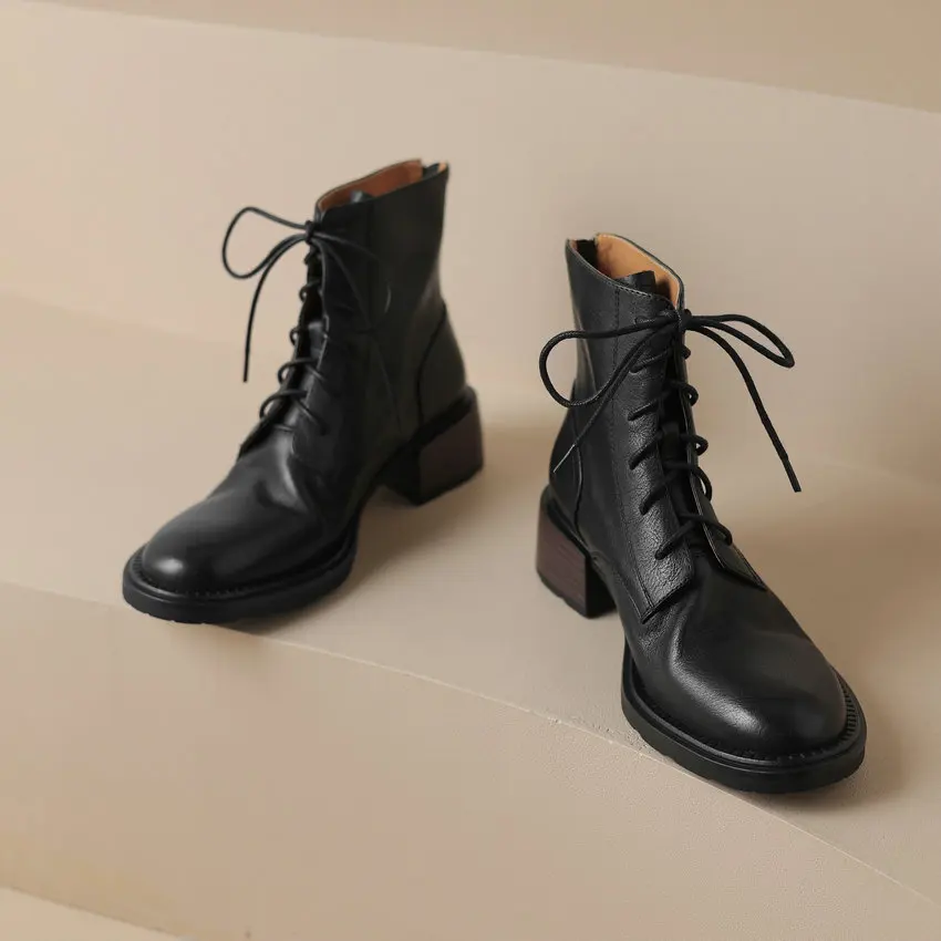 Qutaa sepatu BOOT pendek สาวออฟฟิศ2024รองเท้าผูกเชือกใส่รองเท้าส้นสูงหนังแท้ไซส์34-40ฤดูหนาว