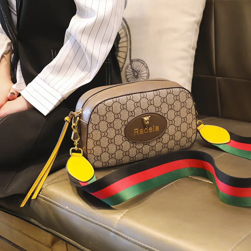 Retro Europa i Stany Zjednoczone Damska torba na ramię Crossbody Modna torba na ramię z nadrukiem Metalowa dekoracja z głową tygrysa