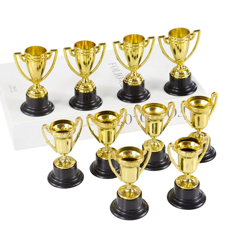 10 Stücke Kunststoff Gold Gewinner Medaillen Trophäe Kinder Spiel Sport Preis Auszeichnungen Spielzeug Für Kinder Geburtstag Party Gefälligkeiten Pinata Füllstoffe – Detail 8
