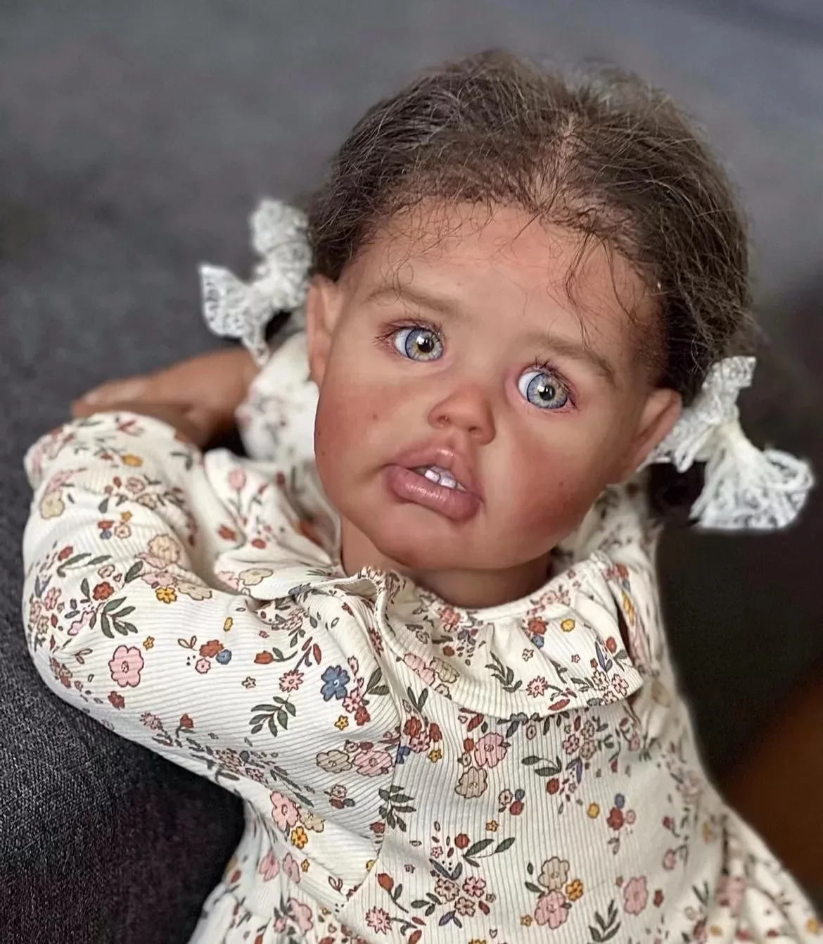 EGO カスタマイズされた限定供給 26 インチリボーンベビーアリエル塗装キット手根毛チョコレートスキン DIY パーツアーティストによる