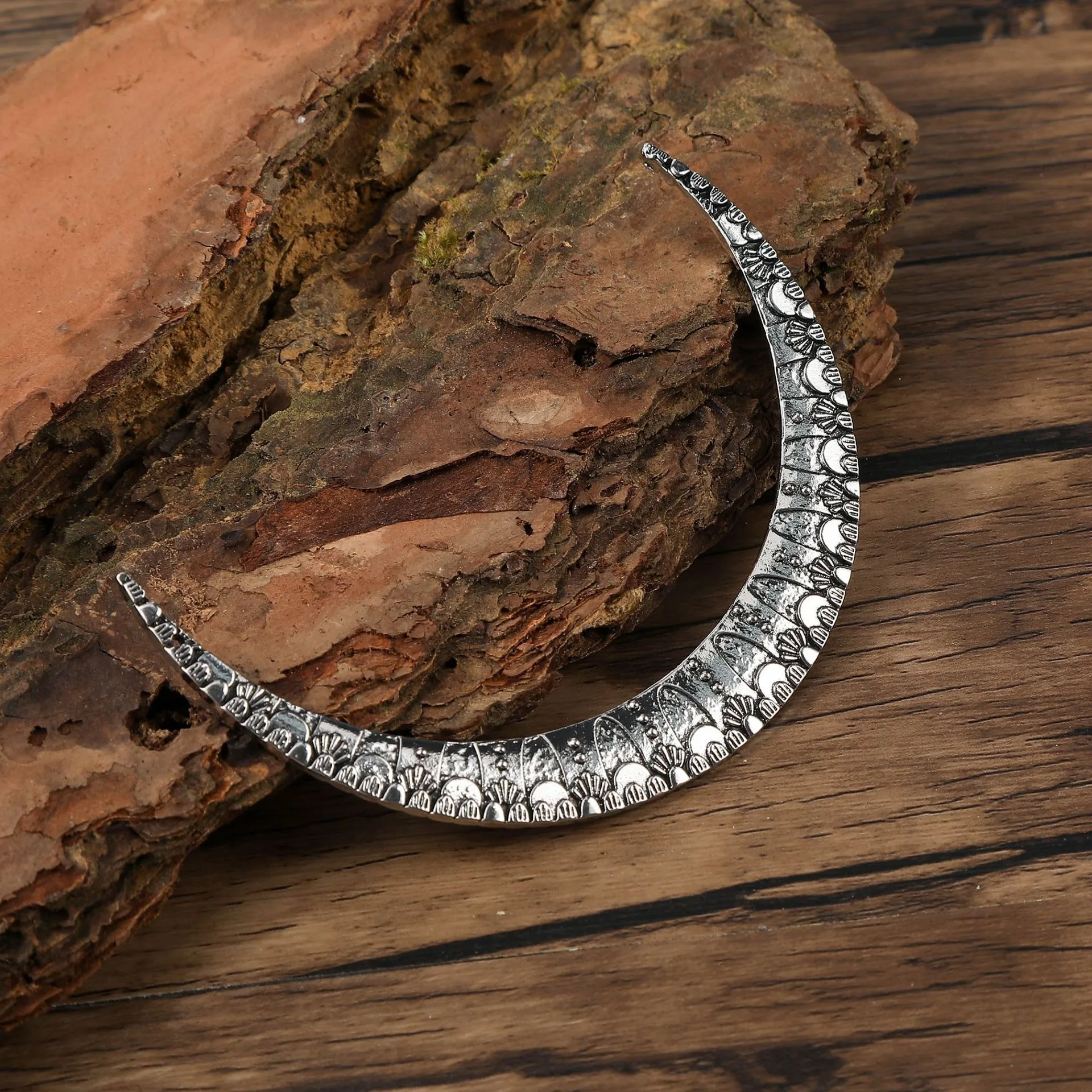 

1 шт., заколка для волос в стиле ретро, лесной полумесяц викингов, аксессуар, полное резьба по страницу, солнце, звезда, луна, тотем, загадочный стиль, повязка на работу