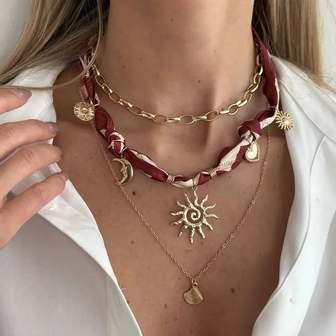

Ingemark, набор из 3 предметов: ожерелье с подвесками в стиле бохо (солнце, луна, сердце) золотого цвета, модный роскошный шарф-чокер в клетку, ювелирные украшения для женщин