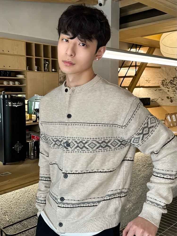 

Мягкий вязаный мужской кардиган-свитер в американском ретро-стиле с цветочным узором, осенний, повседневный, с эффектом высокого качества