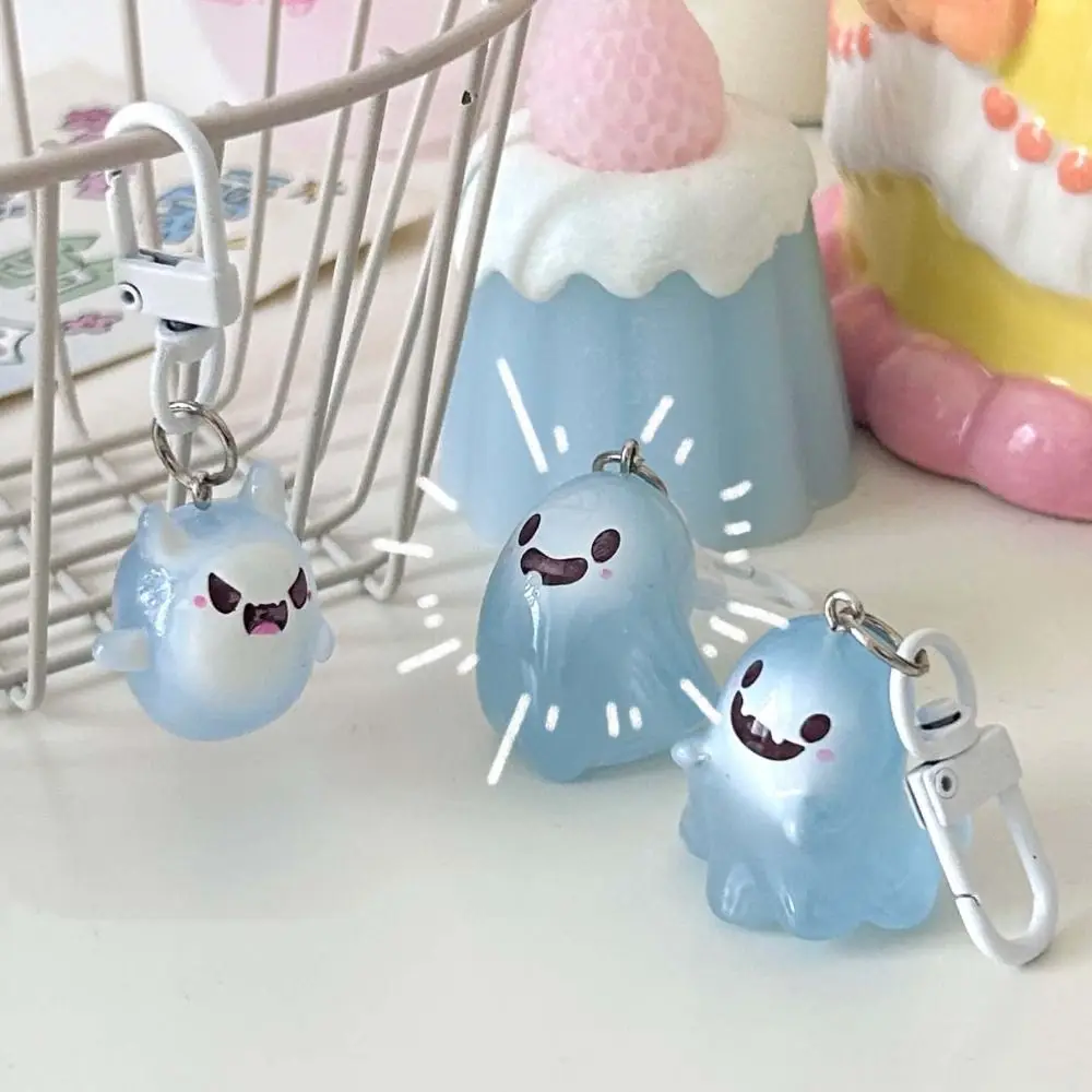 Funny Halloween Jelly Ghost Keychain Bag Pendant Jewelry Accessories Luminous Keychain Car Keychains Charms Resin Keychain Men