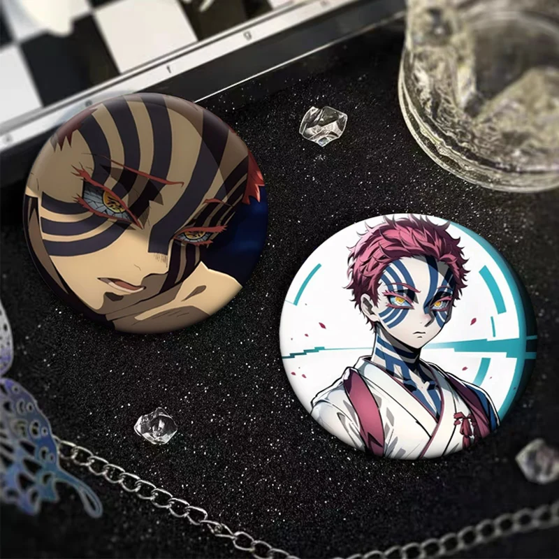 Insignia de demonio de Anime Akaza, alfileres hechos a mano exquisitos de dibujos animados, broches de diseño a presión de 32/44/58mm para mochila, accesorios de regalo para ropa