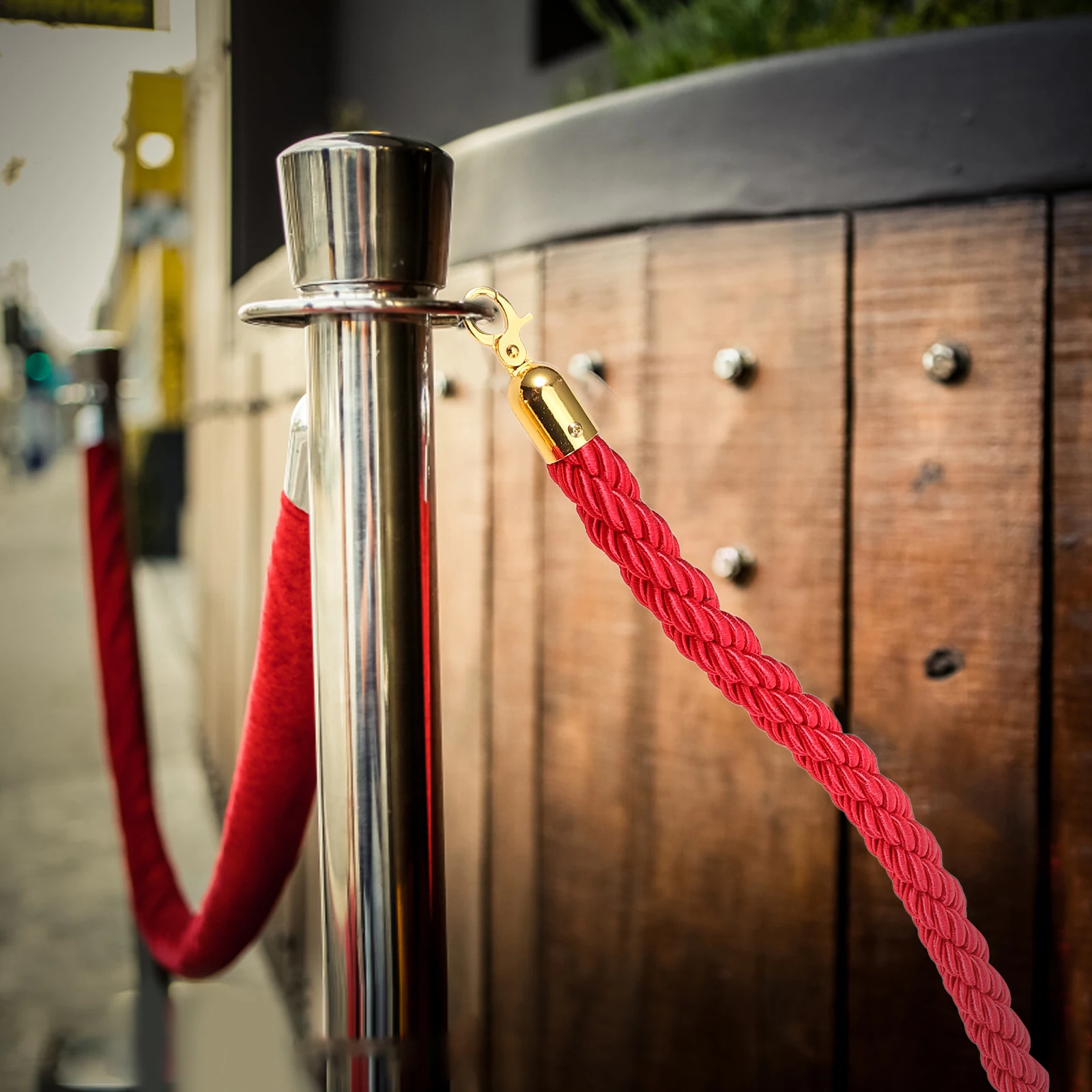 

Red Hemp Crowd Control Barrier With Metal Clasps Sturdy Queue Line Stanchion Dividers Museums Banks Events Heavy Duty