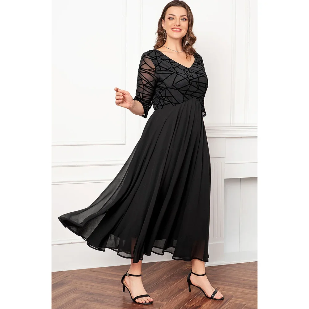 Plus Size Mother Of The Bride Black Chiffon Geometric Print Flowing Hemline Tea-Length Dress V-neck Long Dress