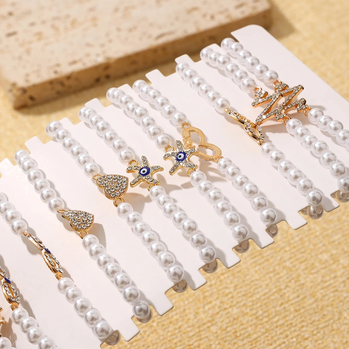12 Chain Niches Fine Design Teen Cartoon Bracelet Pearl Beaded Bracelet Men Women