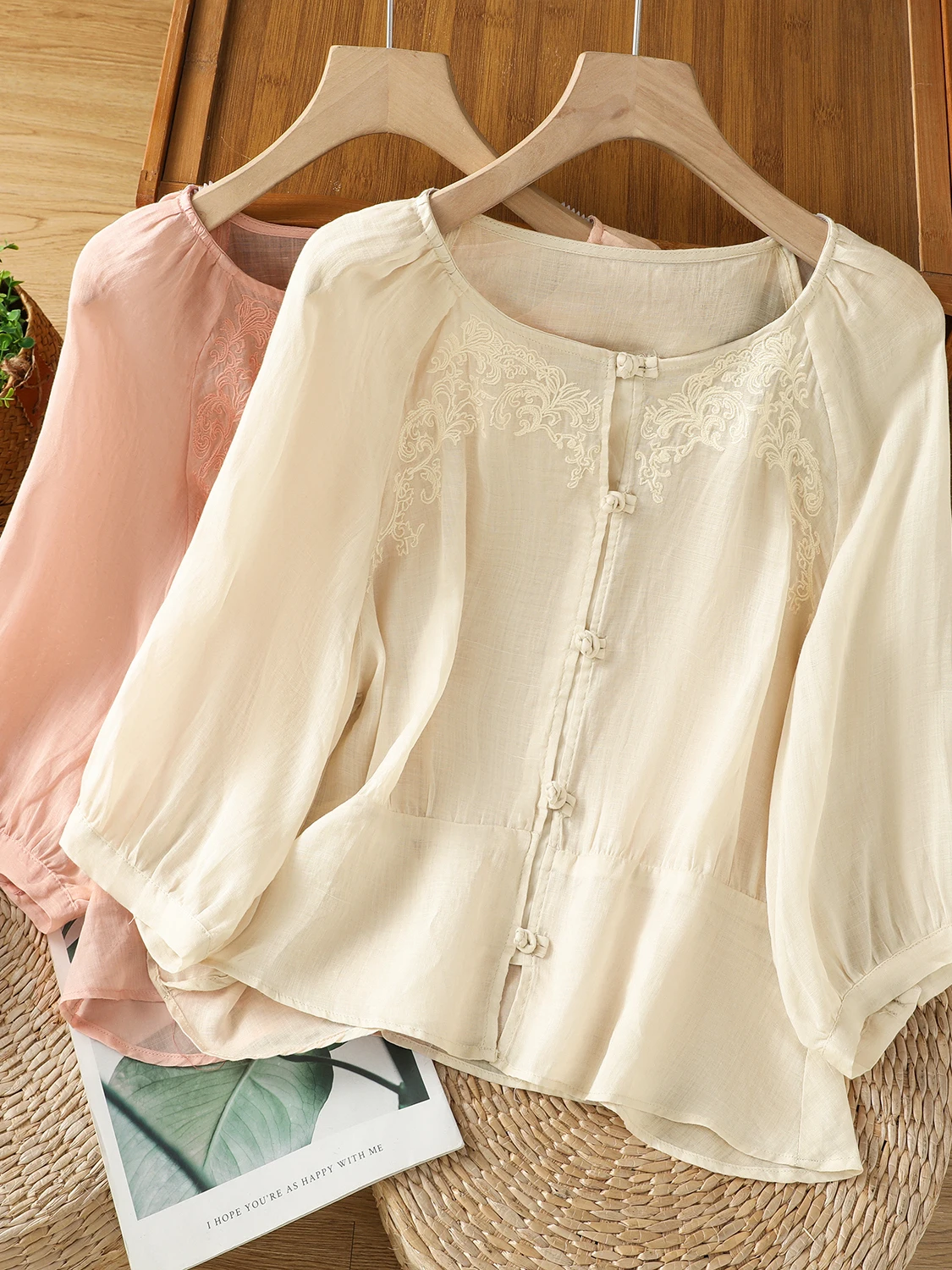 

Elegant round Neck Embroidered Linen Shirt Women's Fashionable Versatile Summer New Style Chinese National Style Top Shirt