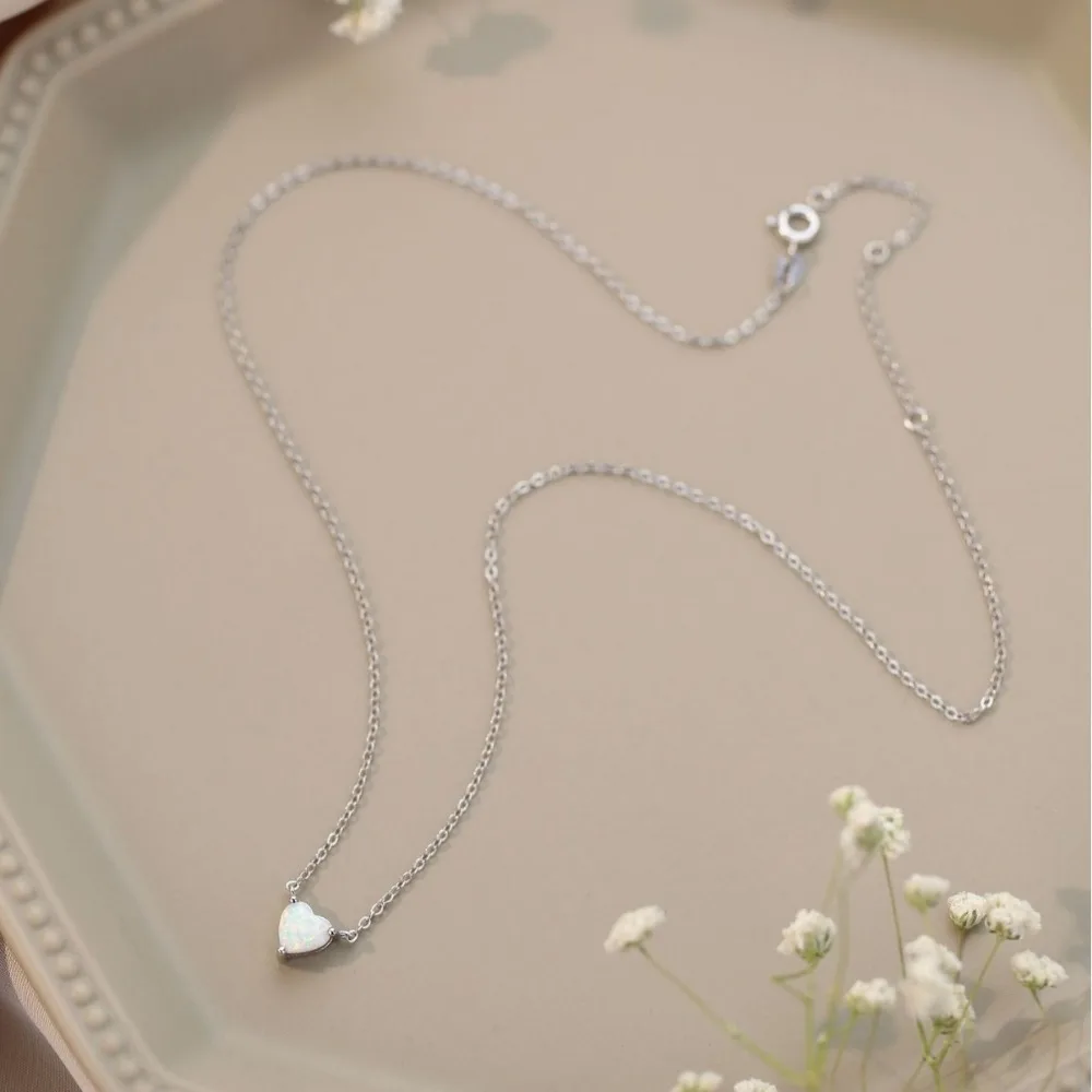 مجوهرات رقبة بوتيك جديدة لعام 2025، شكل فاخر وأنيق، نسيج نبيل، سلسلة رقبة نسائية متعددة الاستخدامات